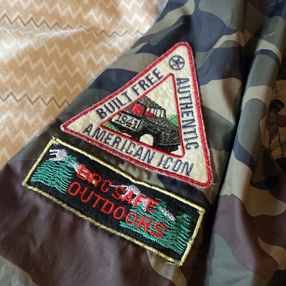 Copper Rivet windbreaker pullover jacket with patches - Picture 14 of 16
